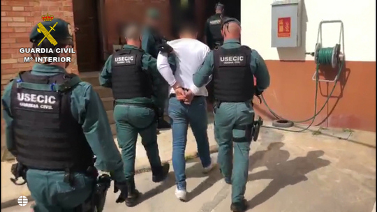 Tres detenidos por la desaparición de la joven de Viranòs EL MUNDO (Vídeo)